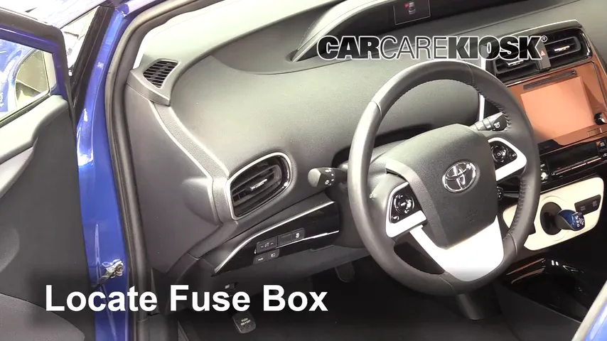 2017 Toyota Prius Four 1.8L 4 Cyl. Fusible (intérieur)